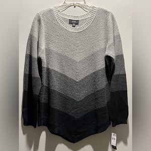 New AGB xl flattering sweater black,gray accent v line throughout sizing in pict